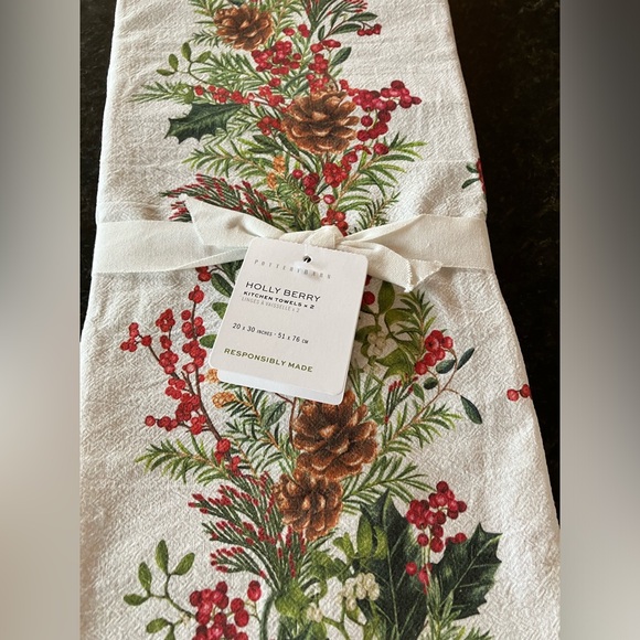 New Pottery Barn Holly Berry Tea Towels - Set of 2, Christmas, Winter, Holiday - Picture 9 of 15